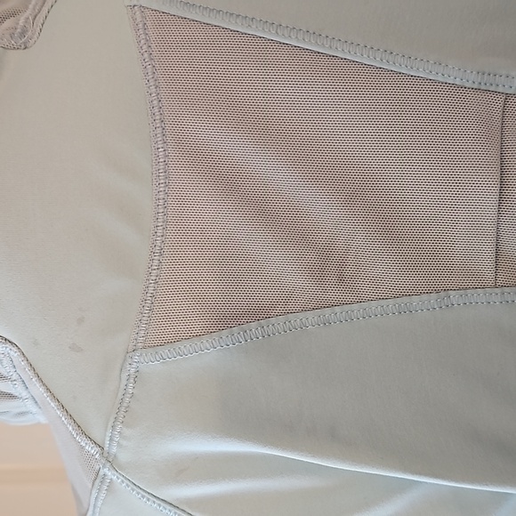 263. Lululemon Aqua Pullover - Picture 5 of 13